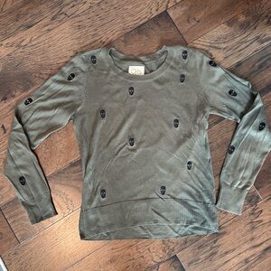 Chaser lightweight skull sweater